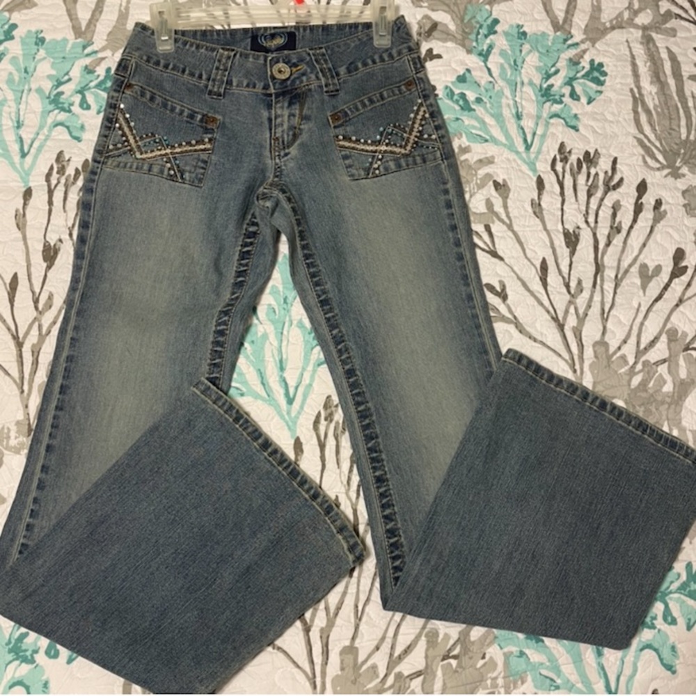 “Angles” Jeans w/sequin pattern front pockets